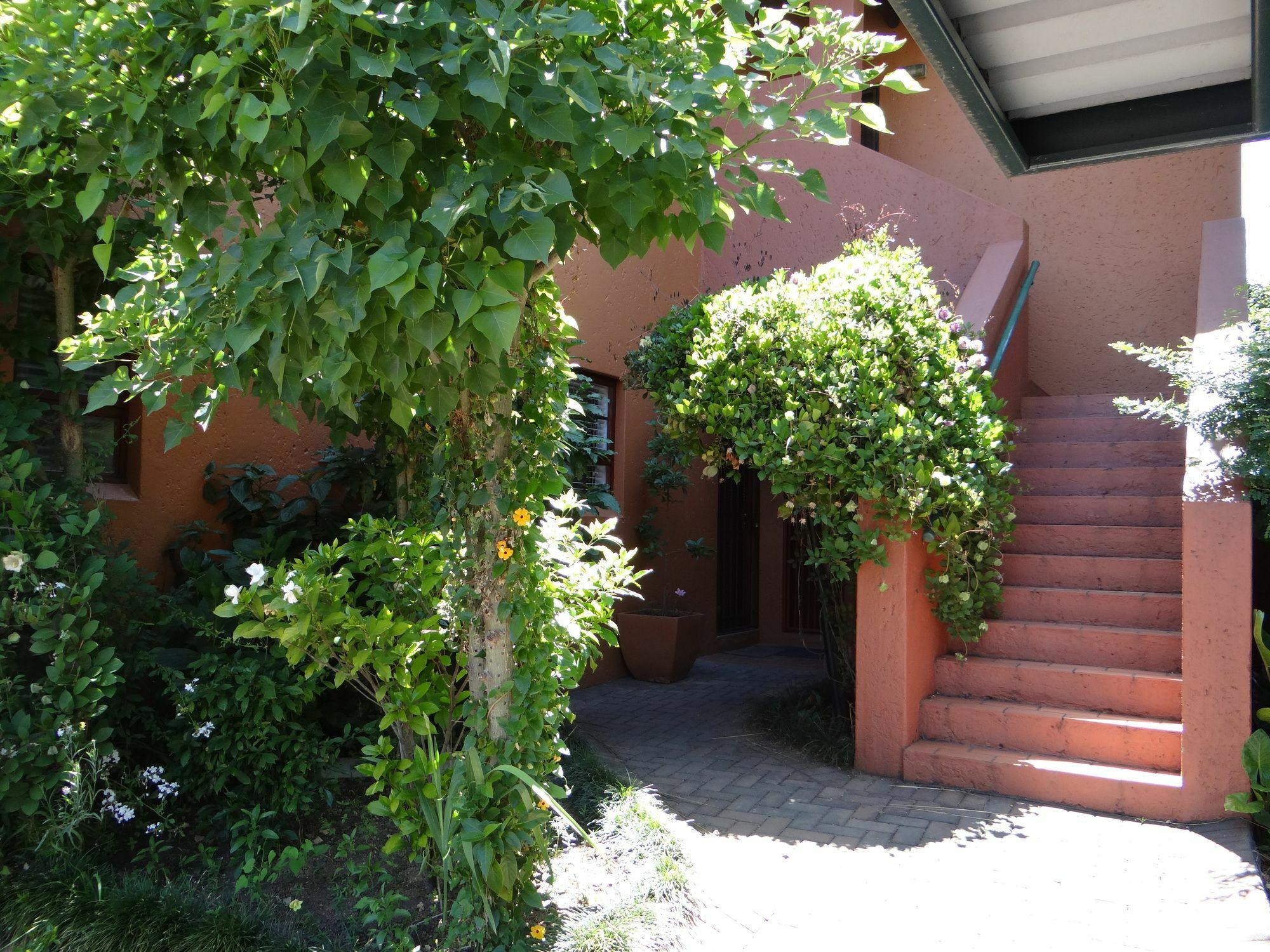 Singati Sands Sunninghill Sandton Exterior photo