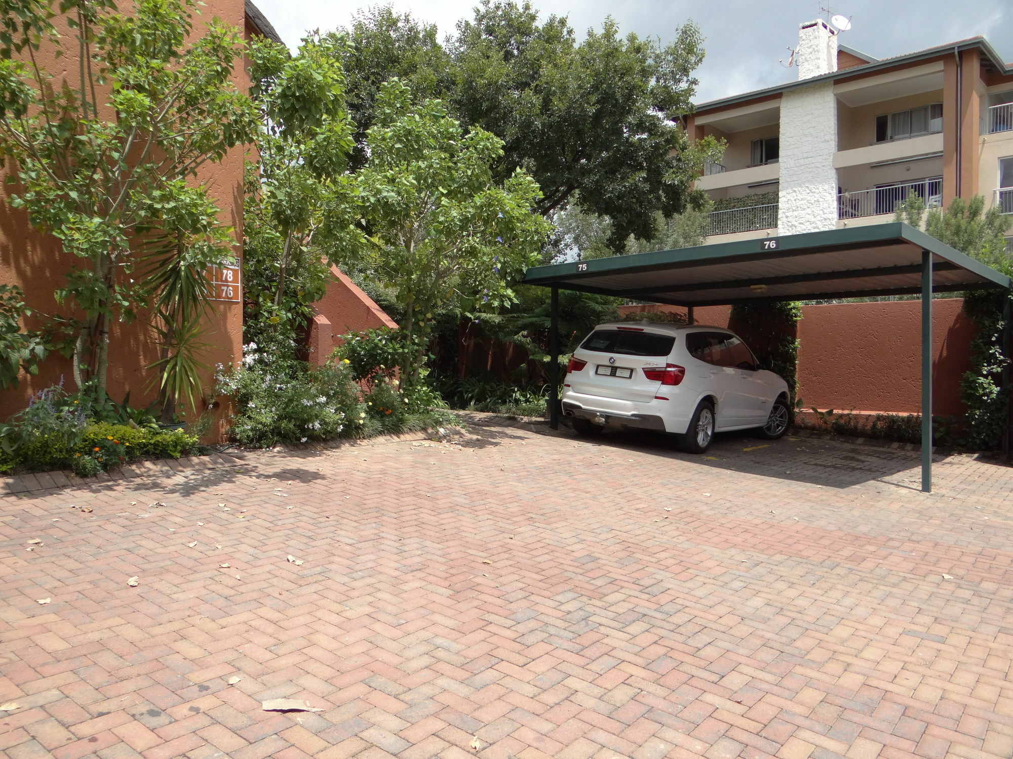 Singati Sands Sunninghill Sandton Exterior photo