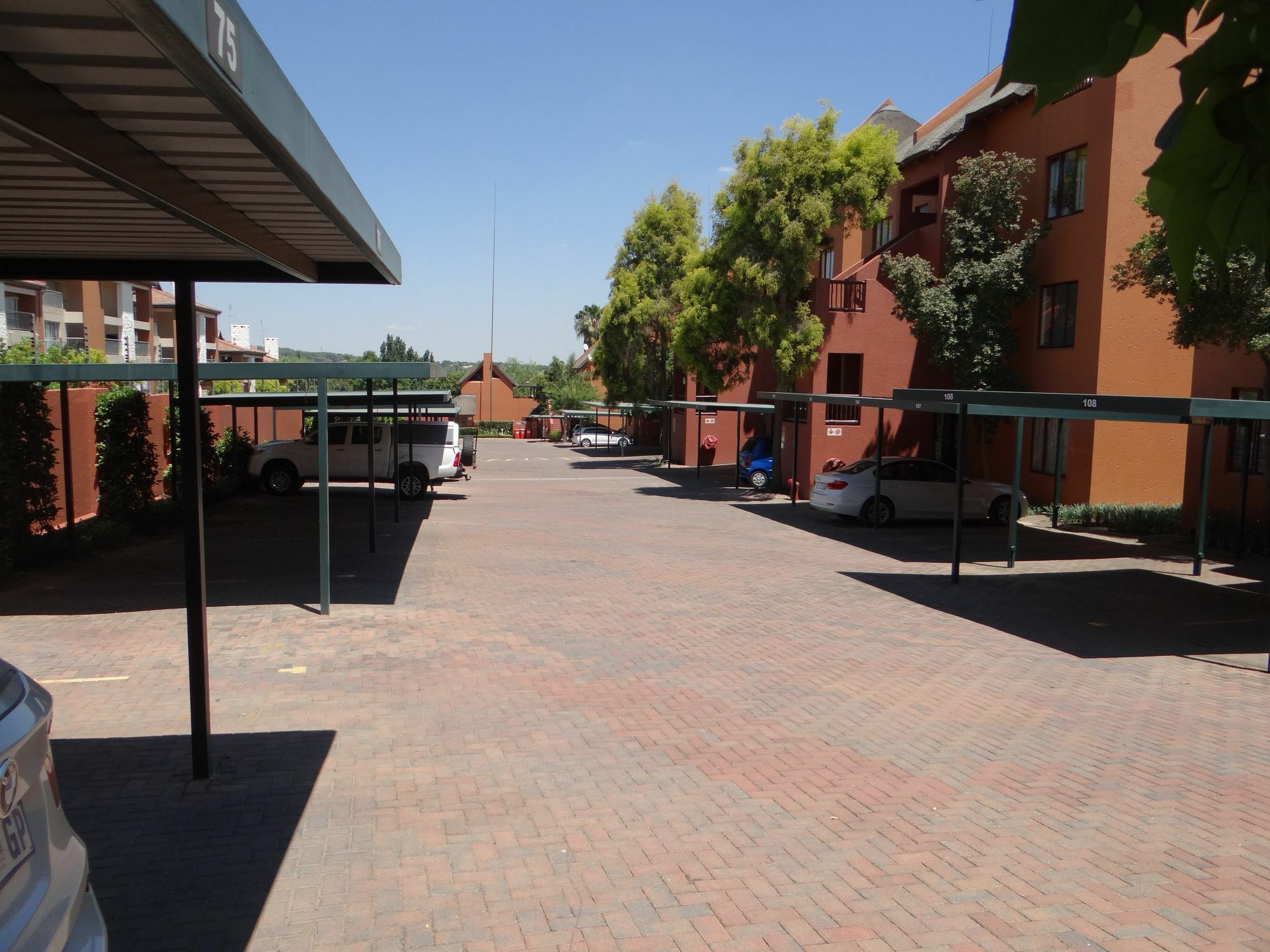 Singati Sands Sunninghill Sandton Exterior photo